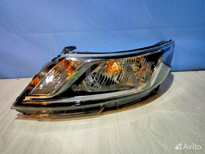 Фара передняя левая Kia Rio 3 2011-2014