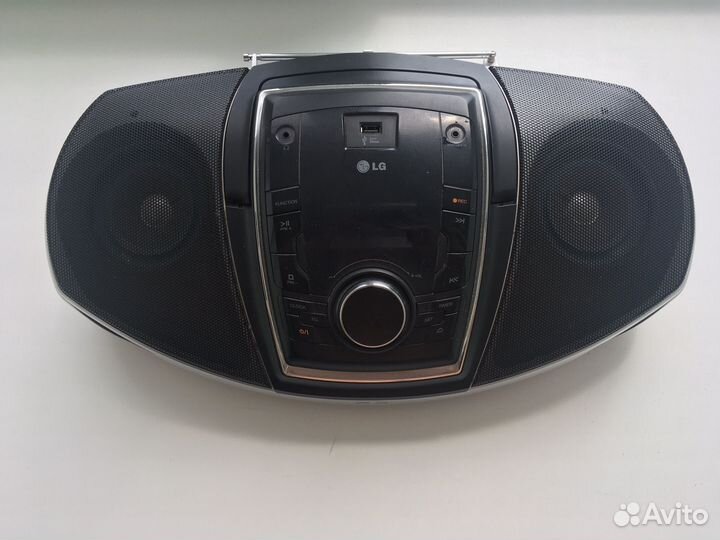 Аудиомагнитола LG SB74