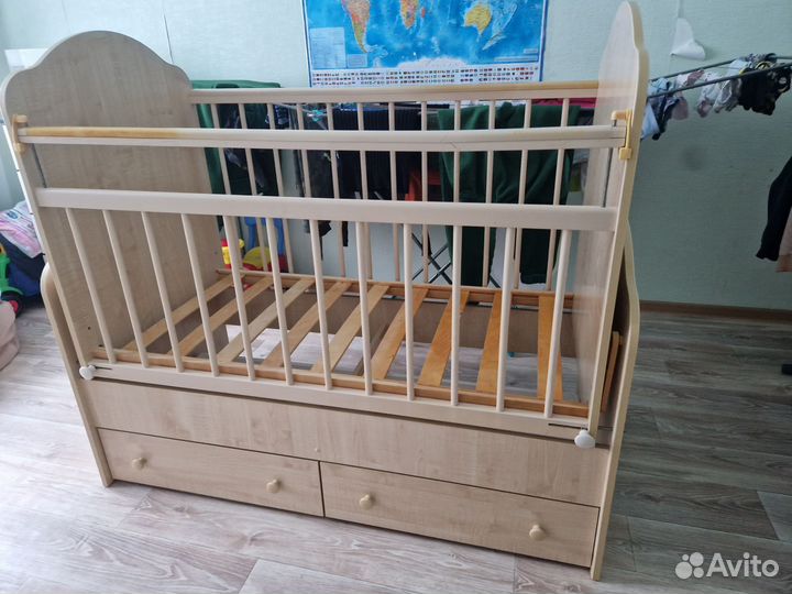 Детская кроватка