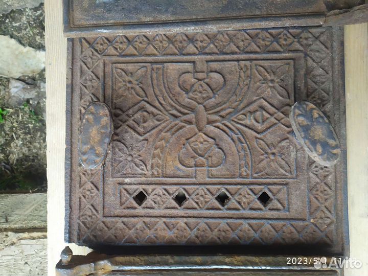 Дверца для печки квадрига, кони, кузница, топоры