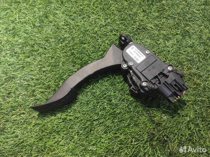 Педаль газа Ford Fusion 2000