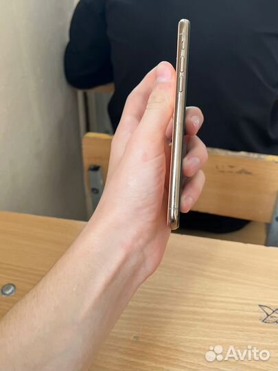 iPhone Xs, 64 ГБ