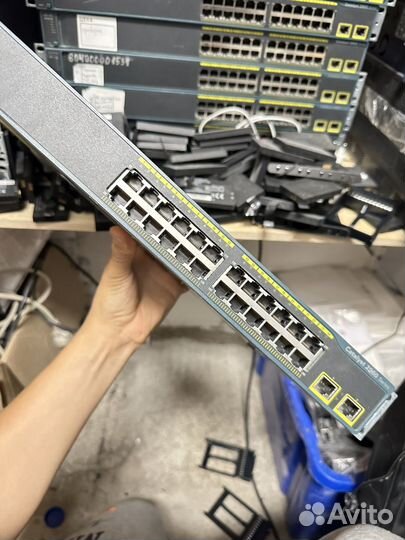 Коммутатор Cisco WS-C2960-24TT-L