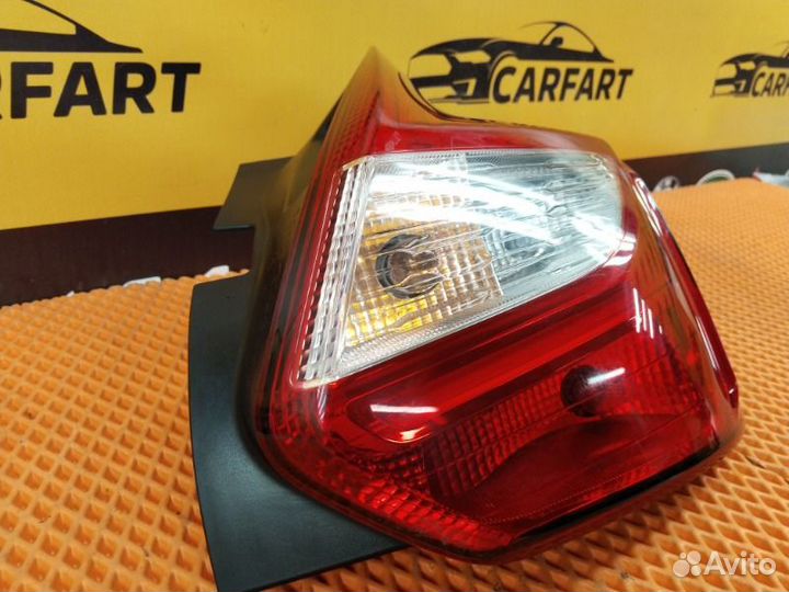 Фонарь задний правый Ford Focus 3 CB8 pnda 1.6