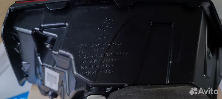 Фонарь крышки багажника левый 92403M6150