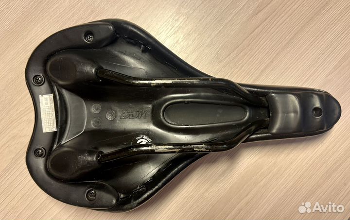 Велозапчасти грипсы велозамок седло