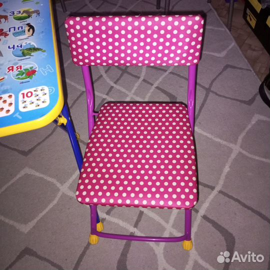 Детский стол и стулья
