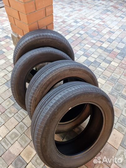 Yokohama BluEarth AE50 215/65 R17 99V