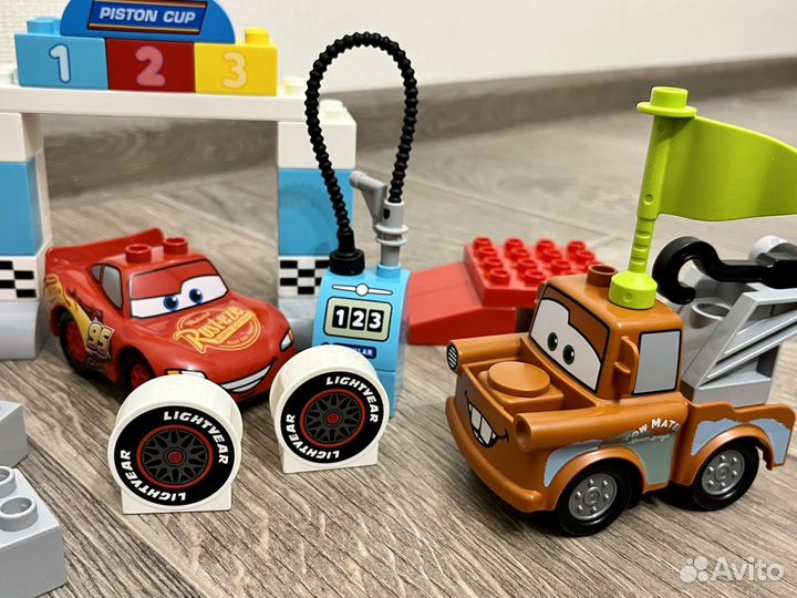 Lego duplo 10924 Гонки молнии маккуина