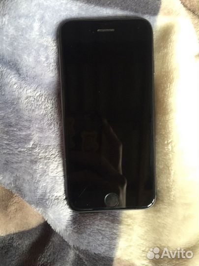 Телефон iPhone 8 64 gb