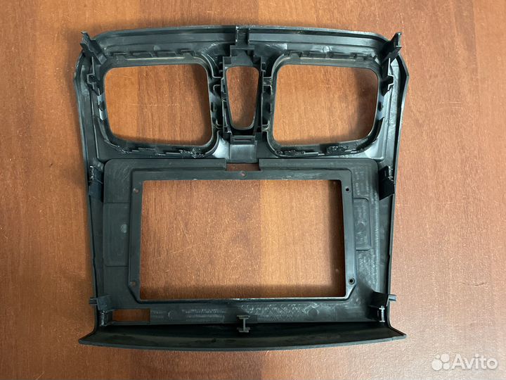 Рамка для магнитолы renault logan 2