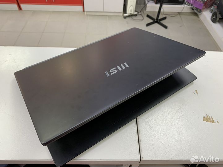 Ноутбук MSI modern 15 B12M Core i3-1215U