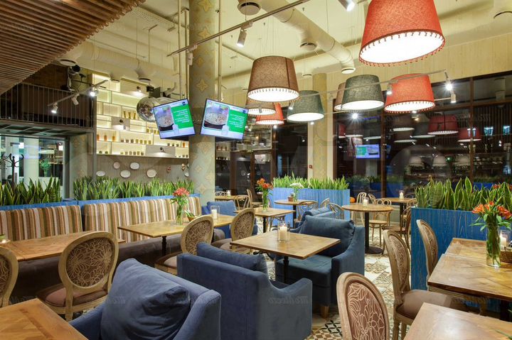 Кафе/ресторан, 350 м² с оборудованием и верандой