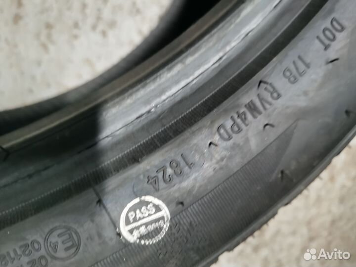 Sonix WinterXPro 999 275/40 R22