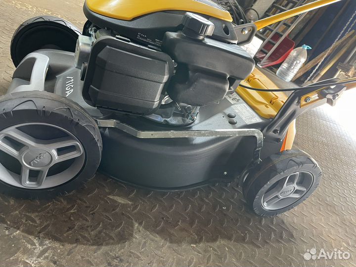 Газонокосилка бензиновая несамоходная Stiga