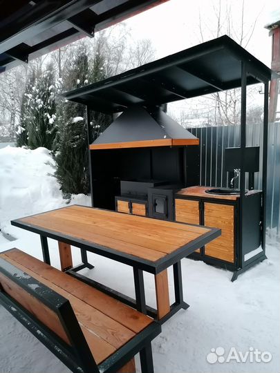 Мангальная зона с крышей