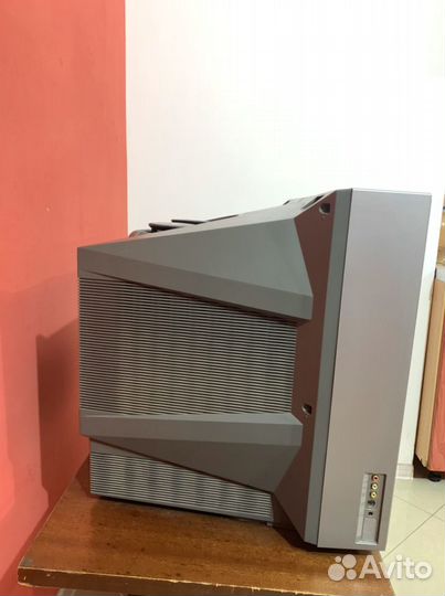 Телевизор Samsung Plano 72cm