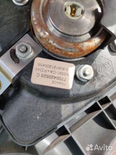 Подушка безопасности в руль Рено Сценик 1