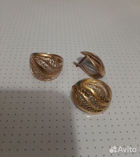 Комплект золотой (серьги и кольцо)