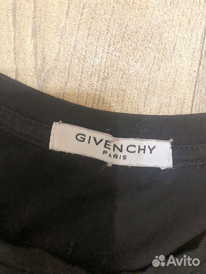 Футболка givenchy