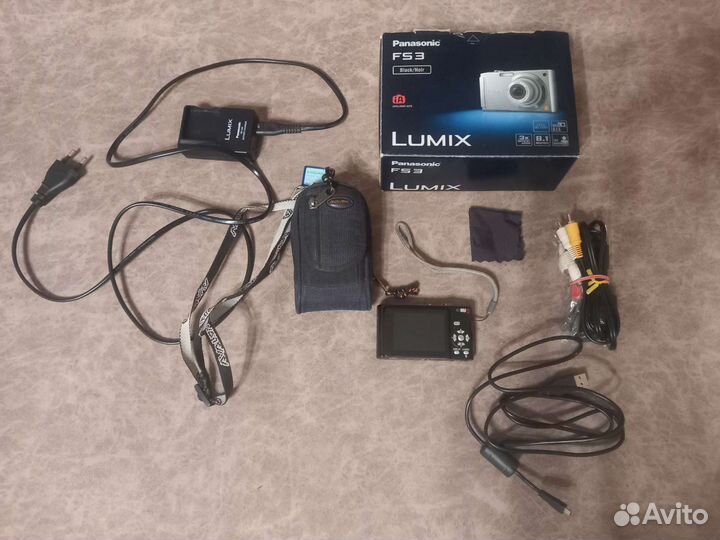 Компактный фотоаппарат