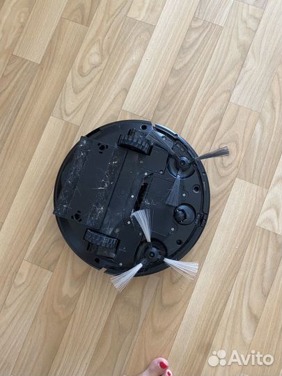Робот пылесос redmond