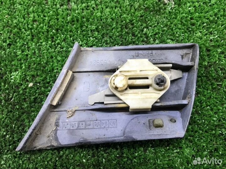 Накладка на крыло задняя правая Audi A8 Quattro D2