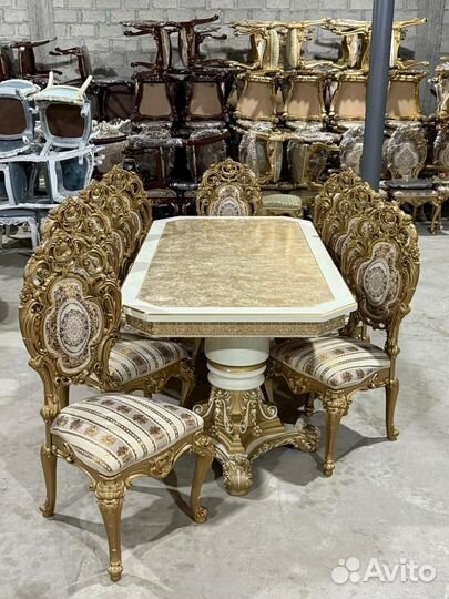 Стол и стулья