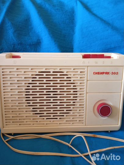 Радиоприемник трехпрограммный СССР