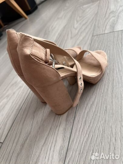 Босоножки женские 38 размер