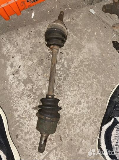 Привод передний левый Hyundai Elantra J1