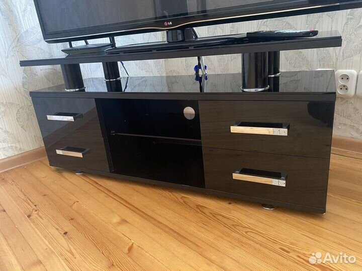 Тумба под телевизор