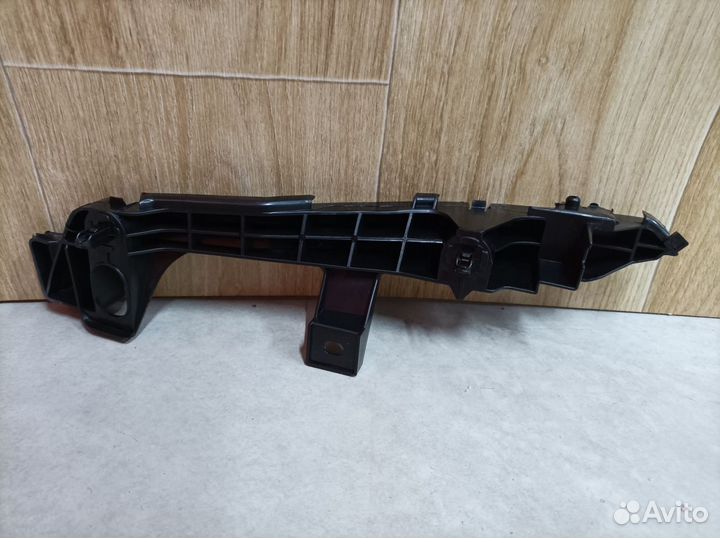 Кронштейн бампeра Toyota Prado 120 2003-2009