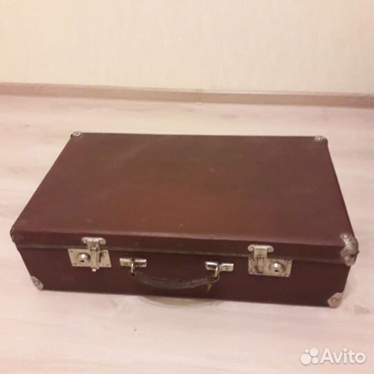 Чемоданы ссср,шляпы дамские