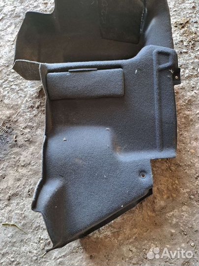 Обшивка багажника левая Mercedes W203