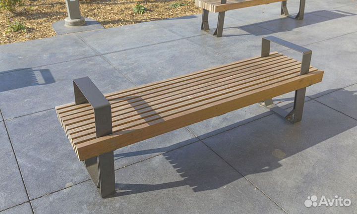 Деревянная скамейка