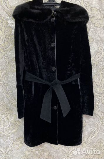Шуба мутоновая с капюшоном