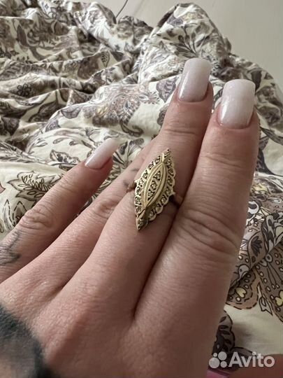 Кольцо золотое с бриллиантами маркиз