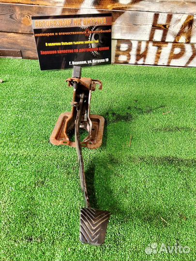 Педаль тормоза Mitsubishi Lancer 9 4G18 2004