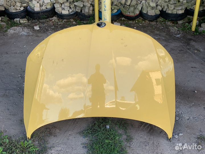 Skoda rapid капот