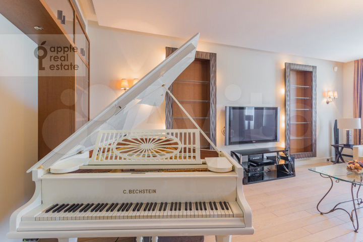 5-к. квартира, 250 м², 4/6 эт.