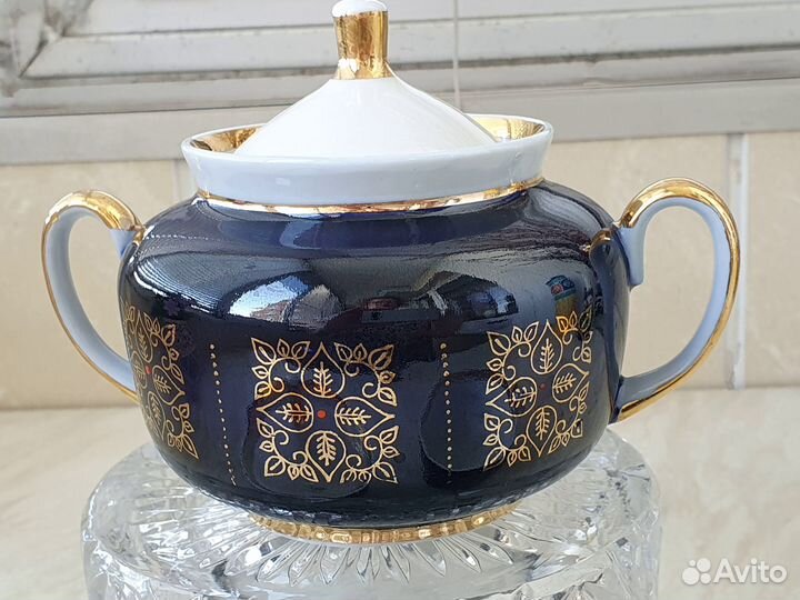 Набор: сахарница, масленка и чашка