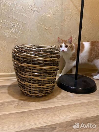 Кашпо из искусственного ротанга