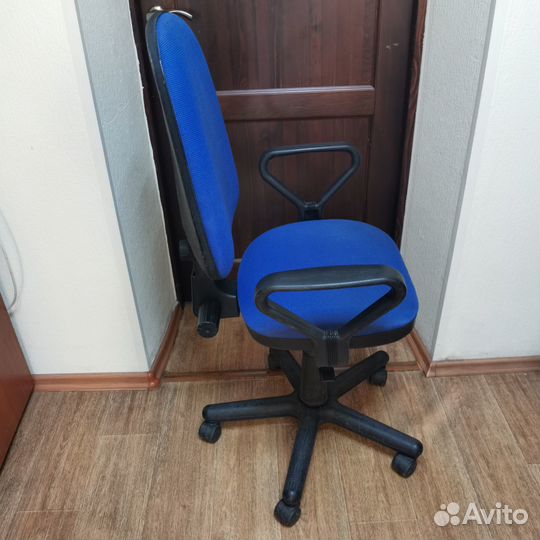 Кресло офисное, компьютерное (синий/черный)