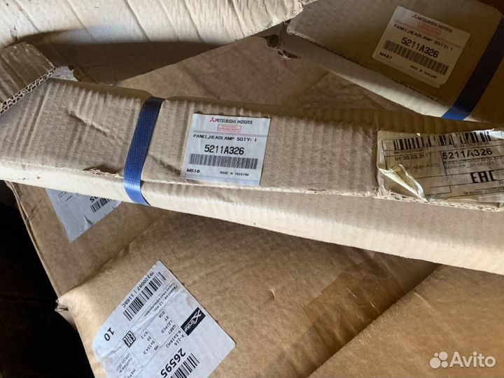 Панель кронштейна фар верхняя Pajero-Sport'08MY)