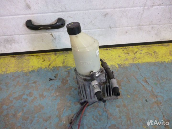 Эгур Насос гидроусилителя Астра g Зафира А TRW