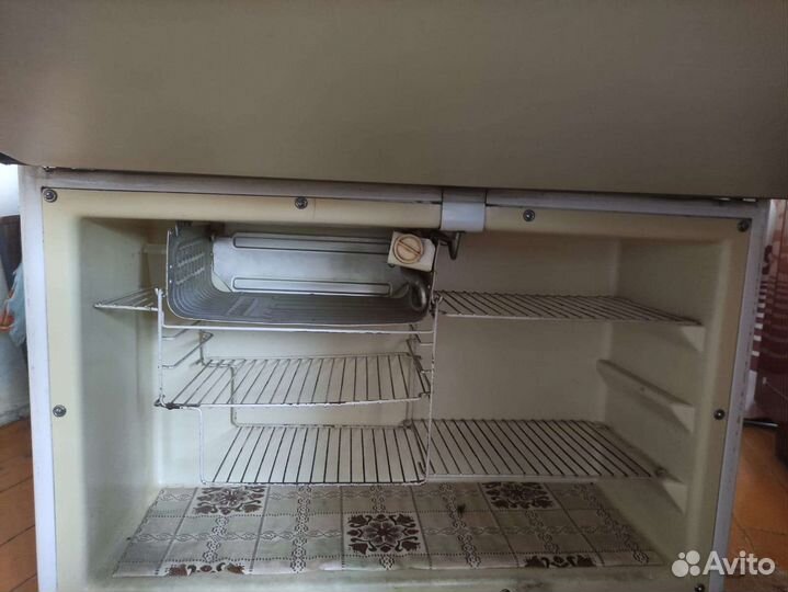 Холодильник настенный sarma сарма