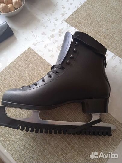 Коньки фигурные ботас
