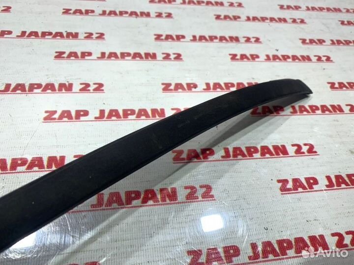 Молдинг крыши правый Mitsubishi Challenger K96