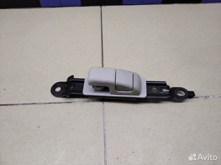 Механизм регулировки ремня безопасности Hi Lux 201